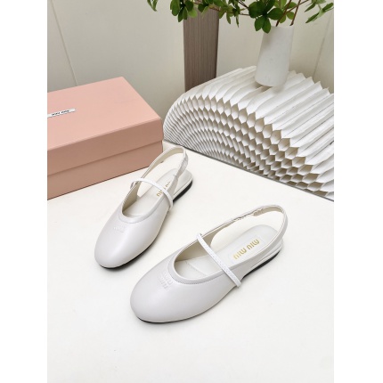 MiuMiu Sandals And Slippers For Women in 221596
