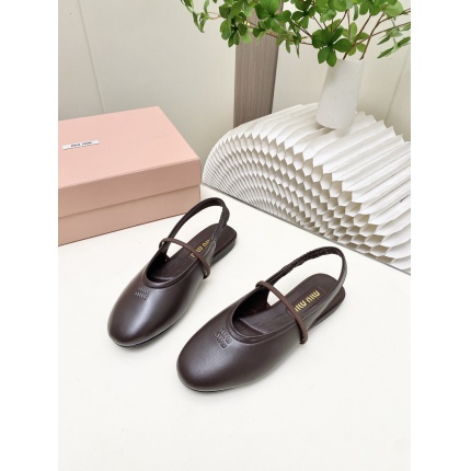 MiuMiu Sandals And Slippers For Women in 221597