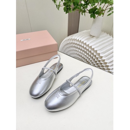 MiuMiu Sandals And Slippers For Women in 221599