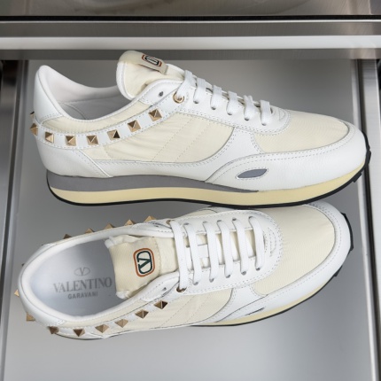 Valentino Sneakers For Women in 221609