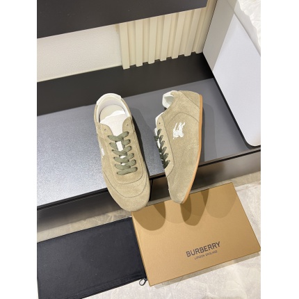Burberry Sneakers For Men in 221710
