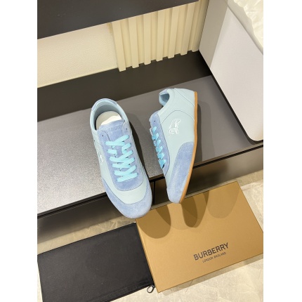 Burberry Sneakers For Men in 221713