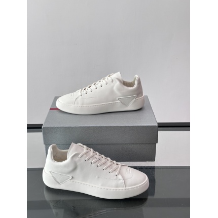 Prada Sneakers For Men in 221814