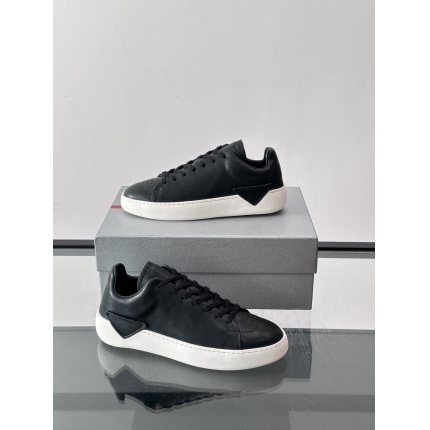 Prada Sneakers For Men in 221819