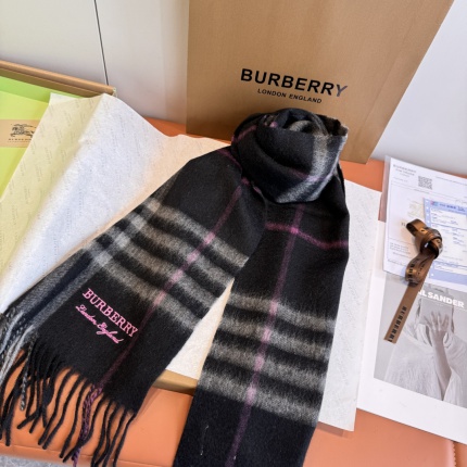 Burberry Cashmere Scarf in 222155