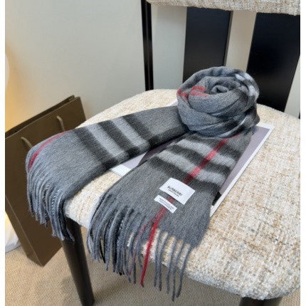 Burberry Cashmere Scarf in 222165