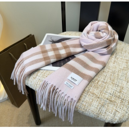 Burberry Cashmere Scarf in 222169