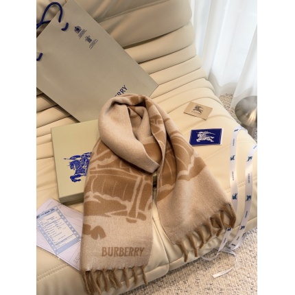 Burberry Cashmere Scarf in 222172