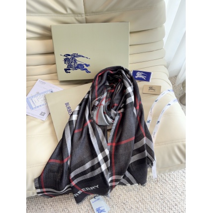 Burberry Cashmere Scarf in 222216