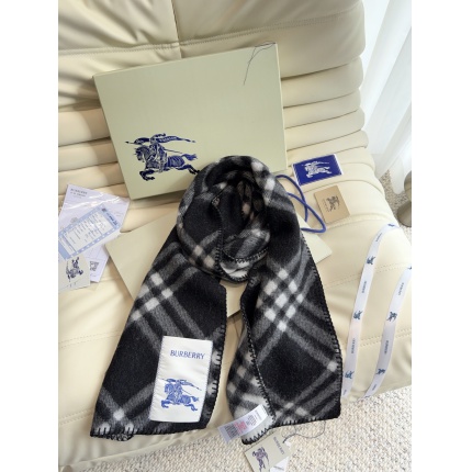 Burberry Cashmere Scarf in 222219