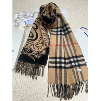 Burberry Cashmere Scarf in 222222