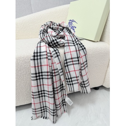 Burberry Cashmere Scarf in 222227