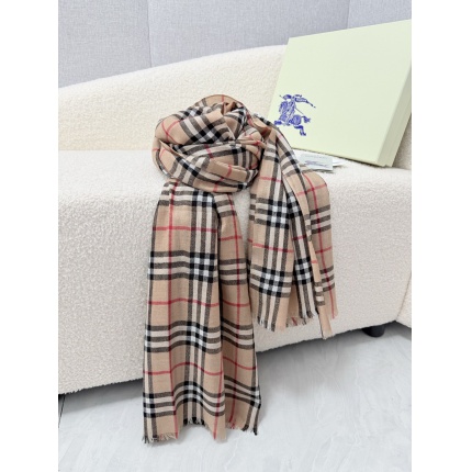 Burberry Cashmere Scarf in 222228