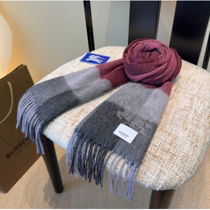Burberry Cashmere Scarf in 222229
