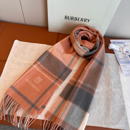 Burberry Cashmere Scarf in 222230