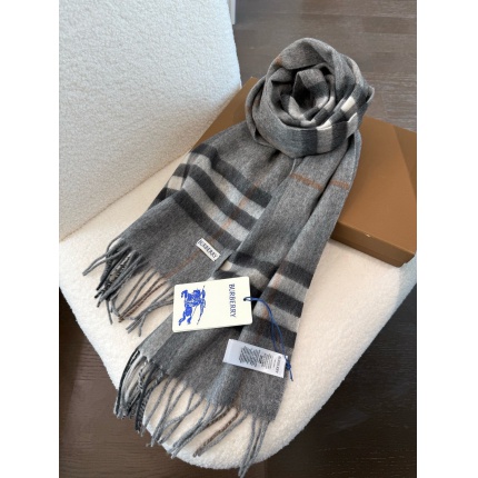 Burberry Cashmere Scarf in 222232
