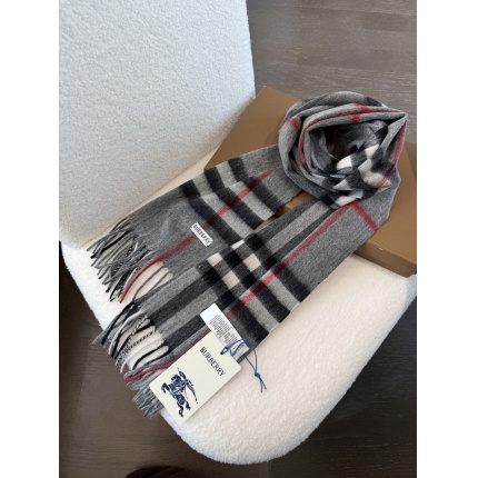Burberry Cashmere Scarf in 222238
