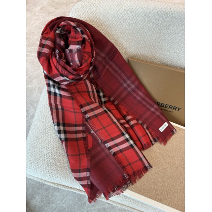 Burberry Cashmere Scarf in 222240