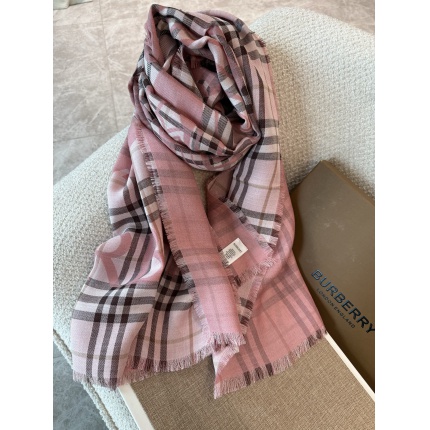 Burberry Cashmere Scarf in 222243
