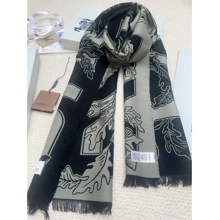 Burberry Cashmere Scarf in 222251