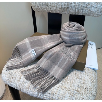 Burberry Cashmere Scarf in 222259