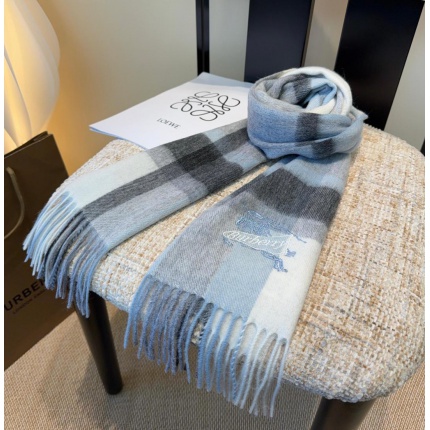 Burberry Cashmere Scarf in 222276