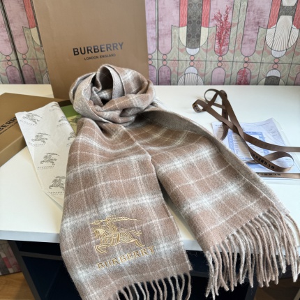 Burberry Cashmere Scarf in 222285