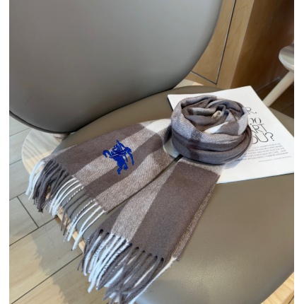 Burberry Cashmere Scarf in 222303