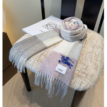 Burberry Cashmere Scarf in 222305