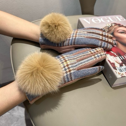 Gloves in 222308