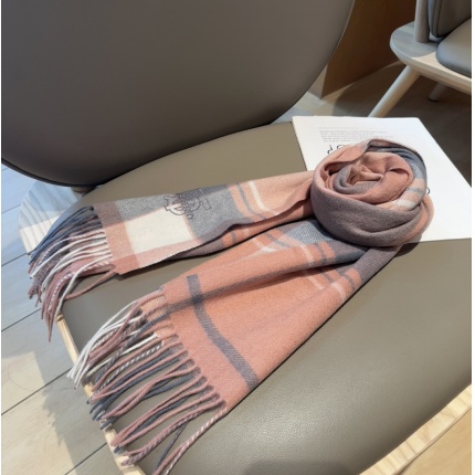 Burberry Cashmere Scarf in 222318