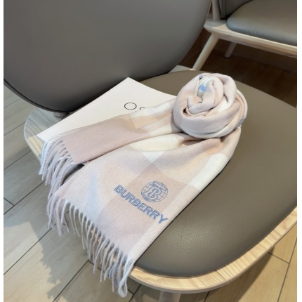 Burberry Cashmere Scarf in 222321