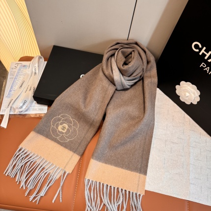 Chanel Scarf in 222326