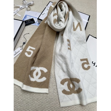 Chanel Scarf in 222351