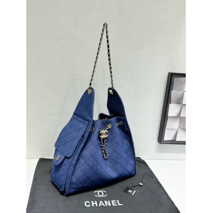 Chanel AAA quality Handbags in 222359