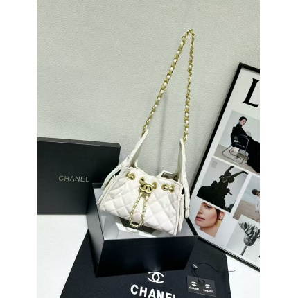 Chanel AAA quality Handbags in 222369