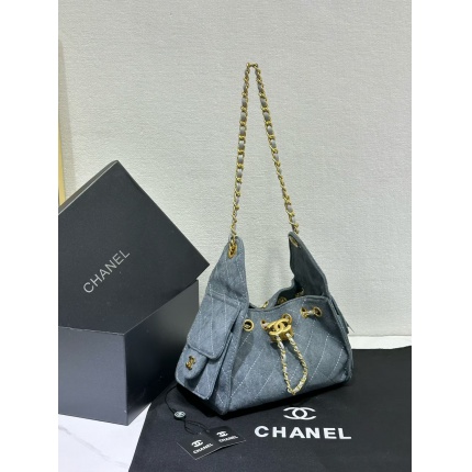 Chanel AAA quality Handbags in 222379