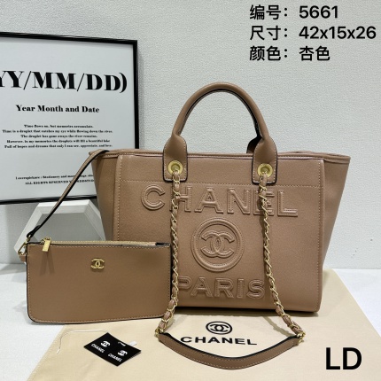 Chanel AAA quality Handbags in 222411