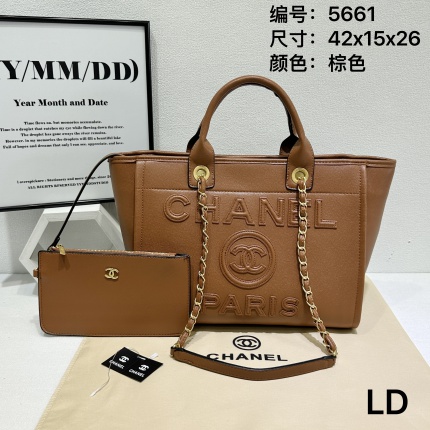 Chanel AAA quality Handbags in 222413