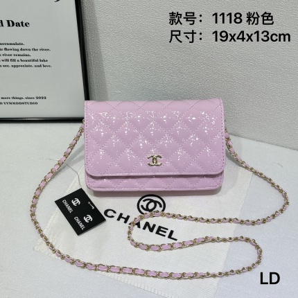Chanel AAA quality Handbags in 222423