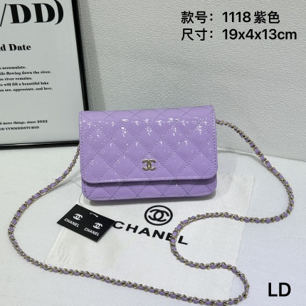 Chanel AAA quality Handbags in 222424