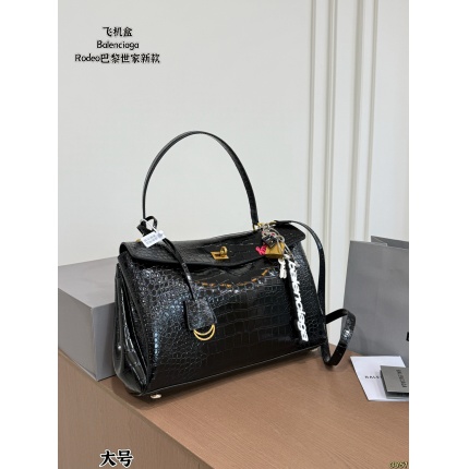 Balenciaga high quality Handbags in 222488