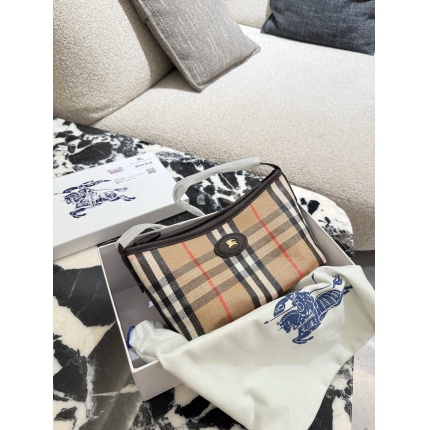 Burberry Handbags in 222511