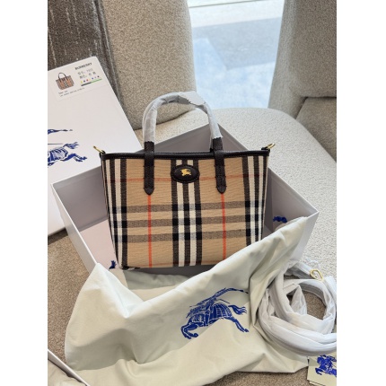 Burberry Handbags in 222512