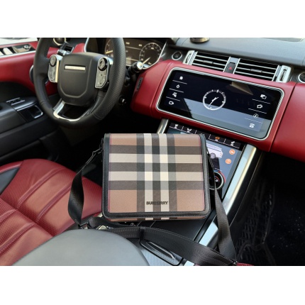 Burberry Handbags in 222516