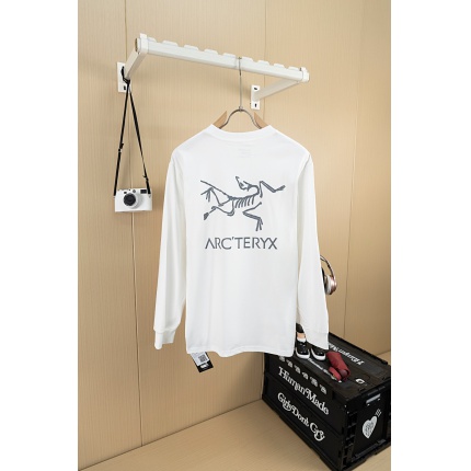 ARC TERYX Long-Sleeved T-Shirt for Men in 222563