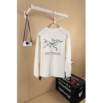 ARC TERYX Long-Sleeved T-Shirt for Men in 222570
