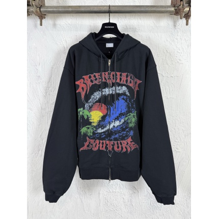 Balenciaga Hoodies for Men in 222631