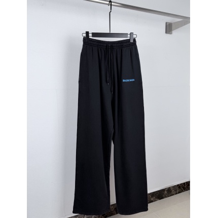 Balenciaga Pants in 222655