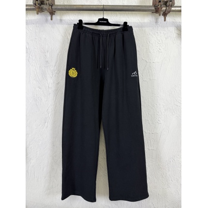 Balenciaga Pants in 222656